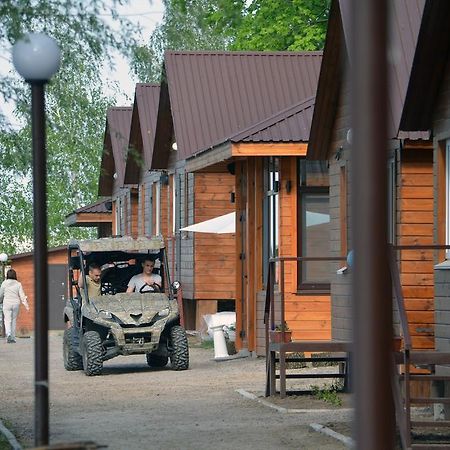 Recreational Center Rezidentsiya Hotel Yahotyn Exterior photo